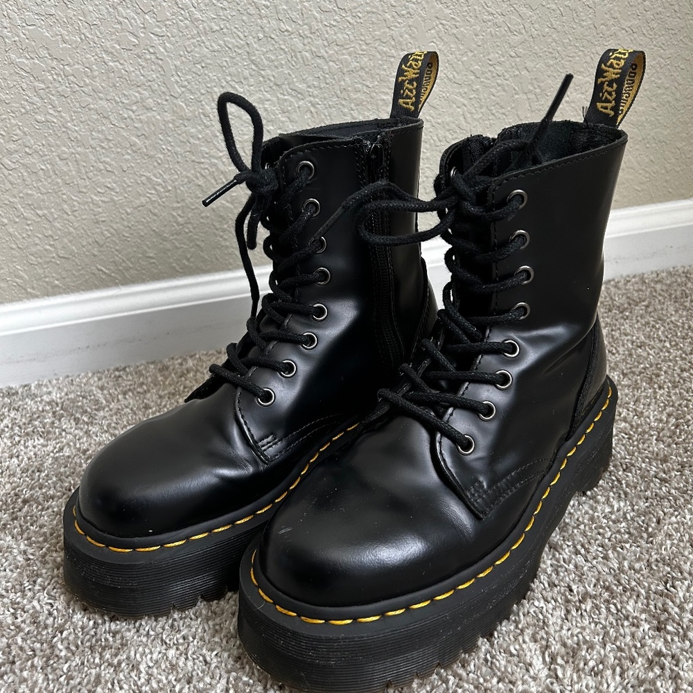 DR. MARTENS JADON BOOT SMOOTH LEATHER PLATFORMS- Black — Polished Smooth